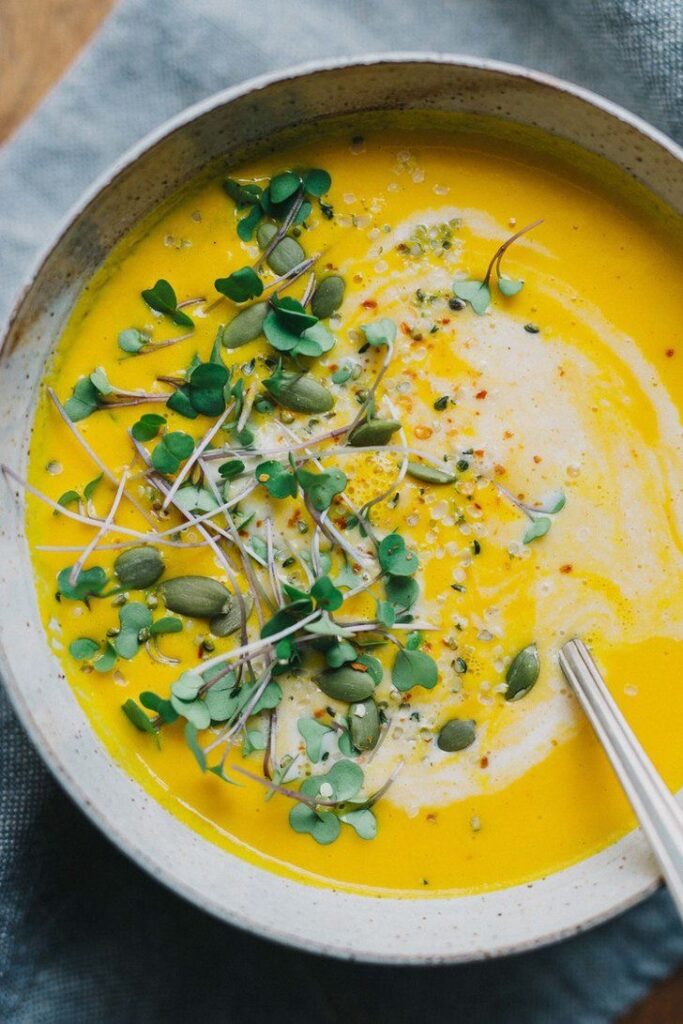I Microgreen rispetto alle verdure adulte, contengono fino a 40 volte più nutrienti, tra cui vitamine, minerali e antiossidanti essenziali per il nostro organismo.